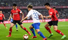 三亿体育体育登录入口-鲁能门将连续三场零封对手，表现稳定