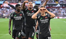 三亿体育体育app-阿森纳逆转取胜，英超复仇成功