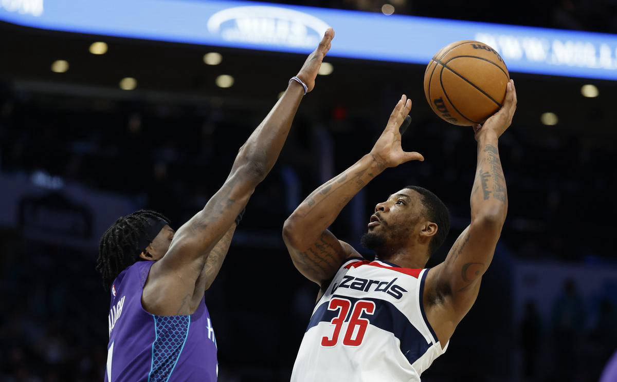 关于奇才主场负活塞，东部半决赛大比分落后的信息