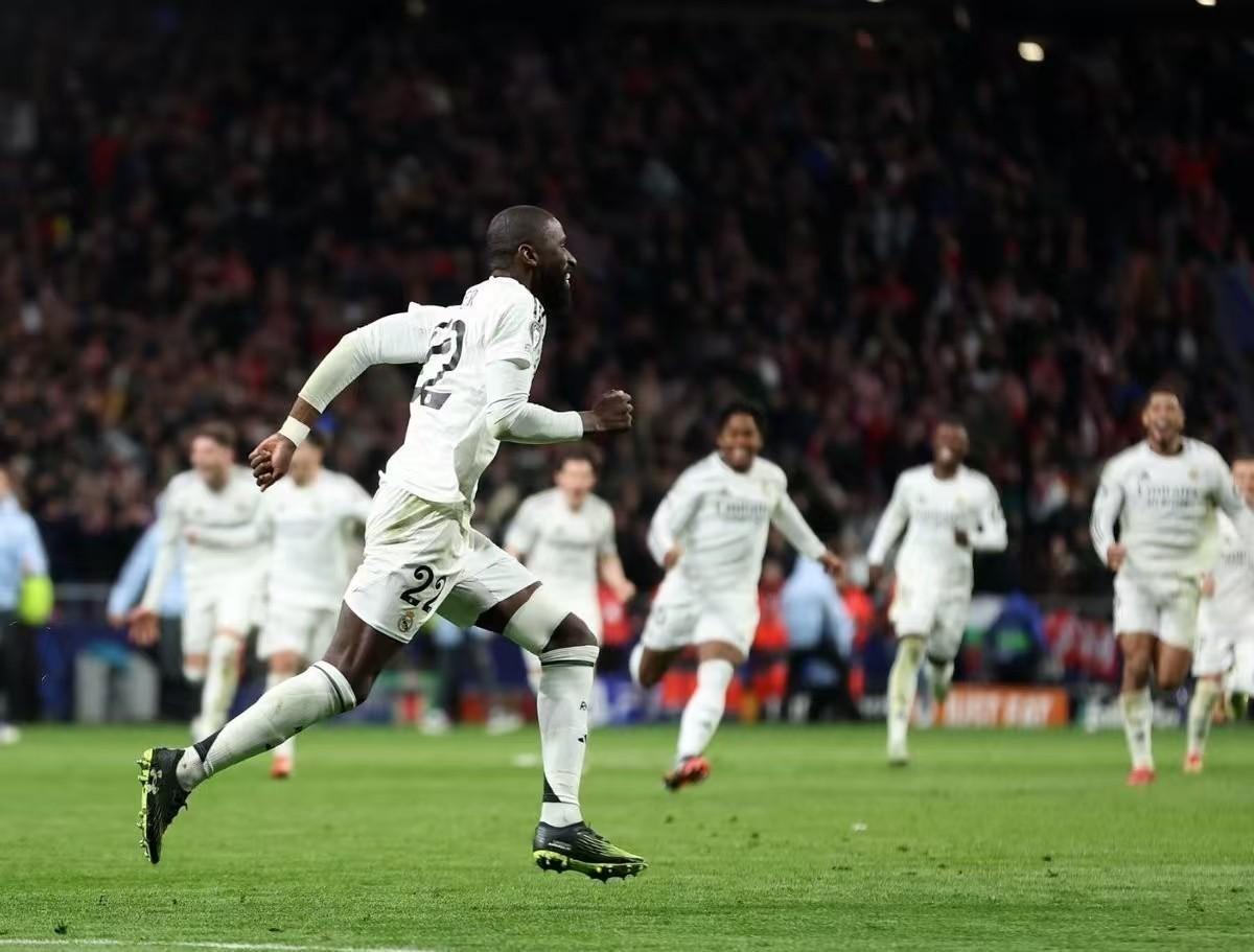 皇马三球大胜，轻松晋级半决赛！