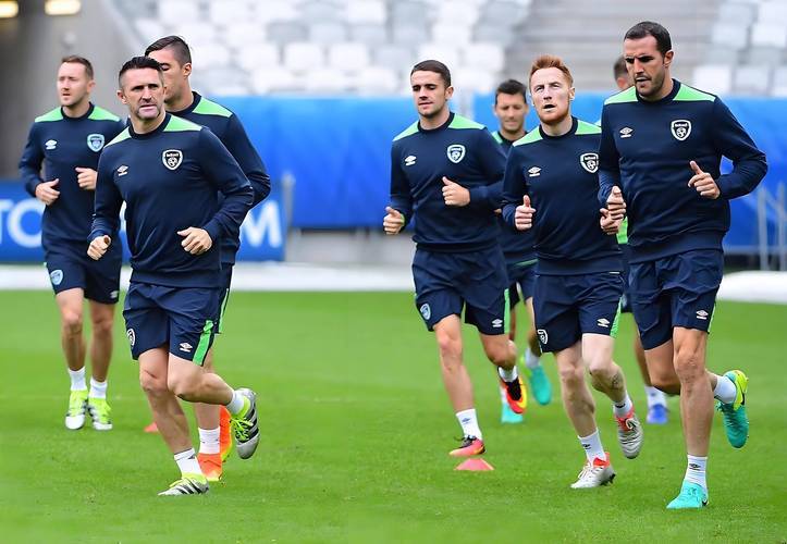 匈牙利队2-1险胜土耳其队