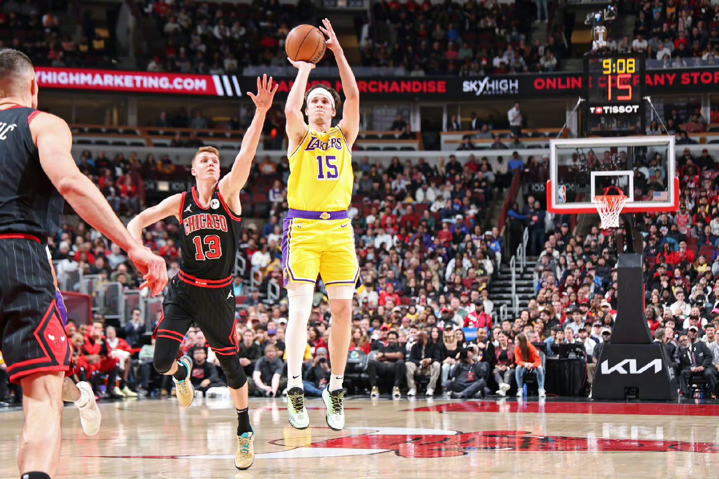 公牛逆转湖人，阻止对手连胜