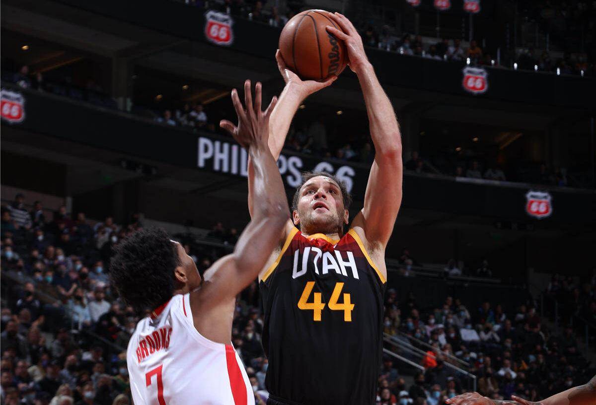 克劳斯顿绝杀，拉斯帕尔马斯逆袭实现反超