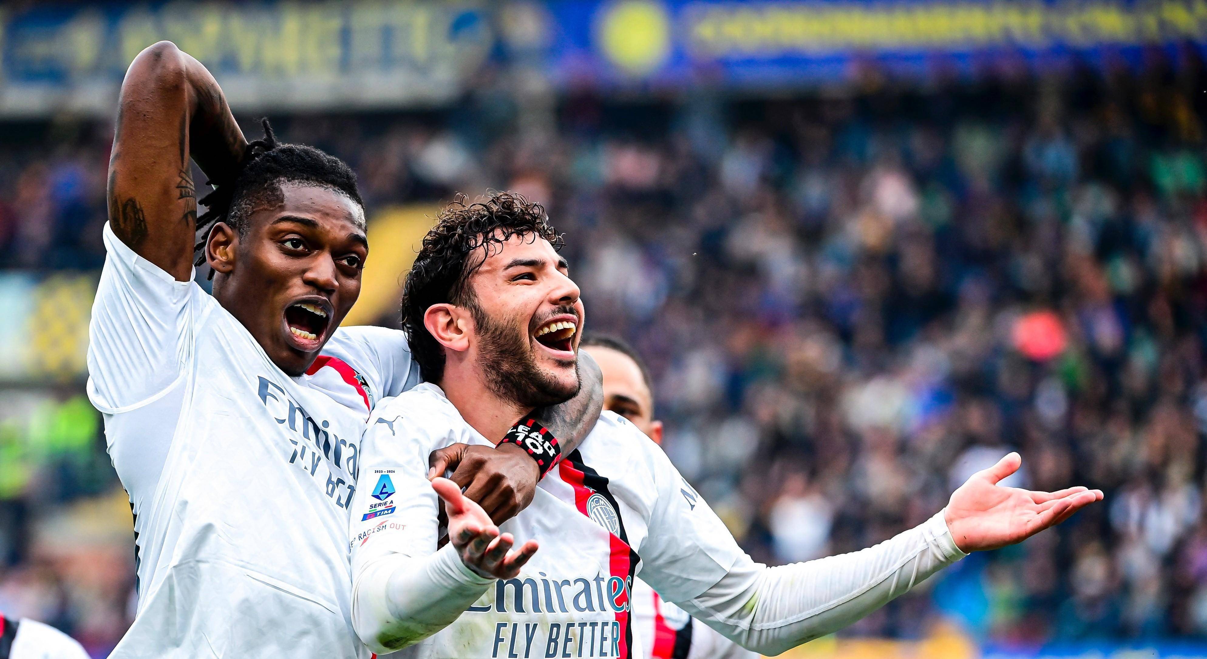 AC米兰队在重要比赛中获得胜利，实现壮举！