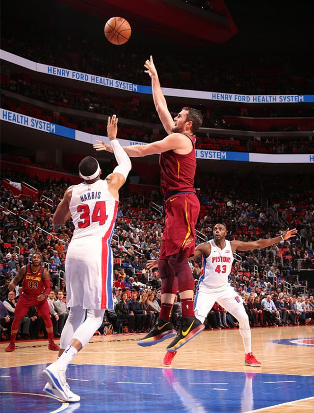 骑士实力碾压对手，在主场取胜