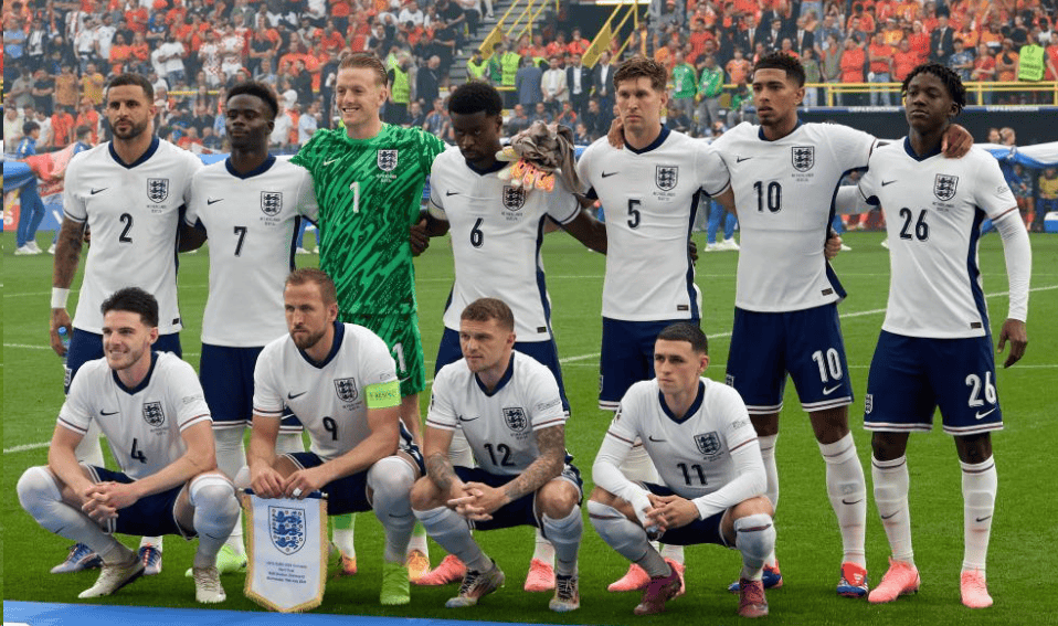 英格兰豪取连胜，三狮军团寻求第一晋级